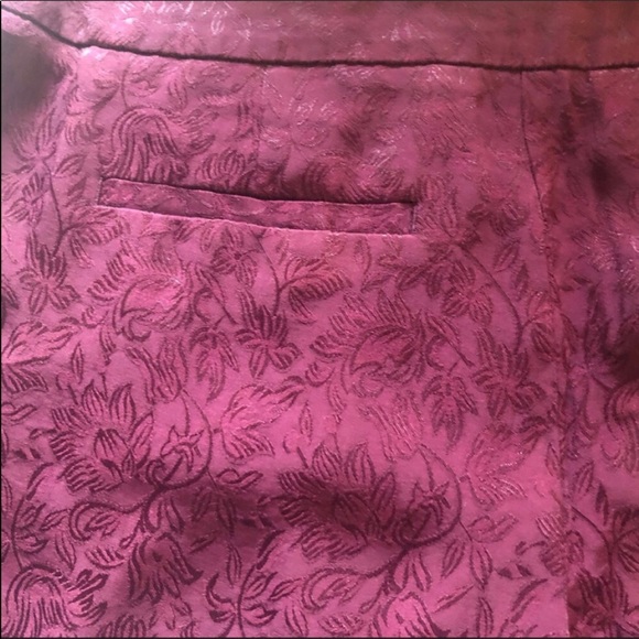 Ann Taylor Loft.  Burgundy skort - Picture 3 of 6